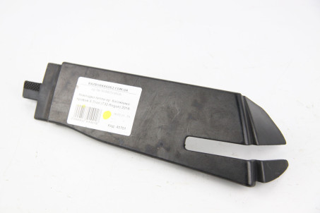 Накладка петлі кришки багажника права Nissan X-Trail (T32-Rogue) 2014-2021 904405HA0A (45701)