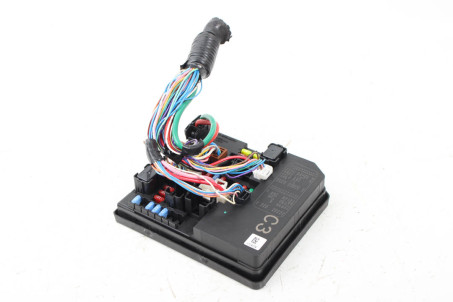 Блок предохранителей двигателя 1.6 XT МКПП Nissan Juke (YF15) 2010-2019 284B71KJ0J (45973)