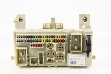 Блок запобіжників сервіс USA 06- Mazda 3 (BK) 2003-2008 BA0666730 (46829)