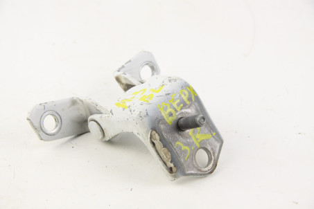 Петля двері задньої правої верх Mazda 3 (BL) 2009-2014 D46172210A (47392)