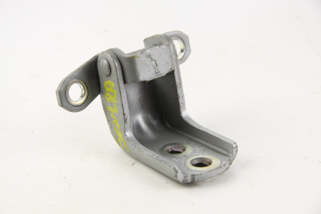 Петля двері задньої правої низ Nissan Sentra (B17) 2013-2016 80401JN00A (47395)