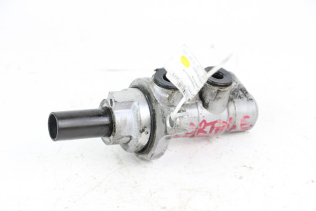 Циліндр гальмівний головний Kia Sportage (SL) 2010-2015 585102S201 (47860)