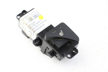 Кнопки подогрева сиденье правая Kia Sportage (SL) 2010-2015 933403W900WK (47973)