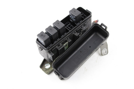 Блок реле Mazda CX-7 2006-2012 EG2166750A (48032)