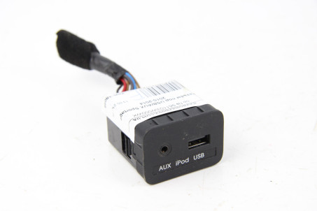 Роз'єм під USB / AUX Kia Sportage (SL) 2010-2015 961103W000WK (48046)