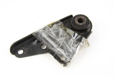 Кронштейн подушки двигуна задній 2.0 Mazda 3 (BK) 2003-2008 BP4N39010C (48315)