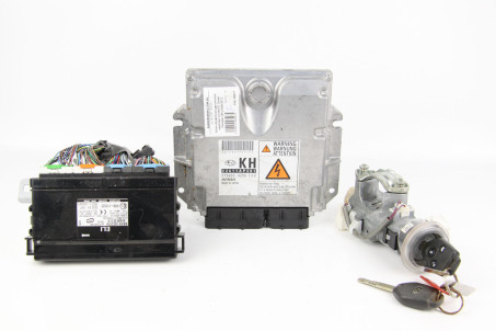 Блок керування двигуном комплект 2.0 МКПП Diesel Subaru Forester (SH) 2008-2012 22611AP201 (48427)