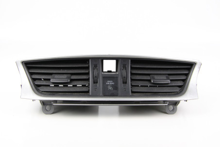 Дефлектори центральних повітроводів Nissan Sentra (B17) 2013-2016 687503SG1A (48767)