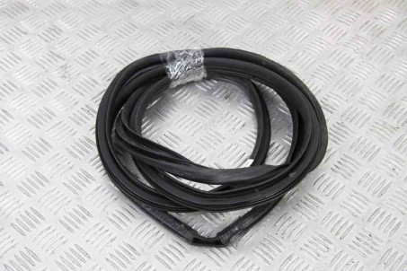 Уплотнитель двери задней левой Lexus RX (XU30) 2003-2008 6233248030C0 (48967)