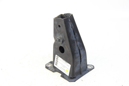 Кронштейн передней балки правый Mazda 6 (GJ) 2012-2018 KDY03488X (50250)