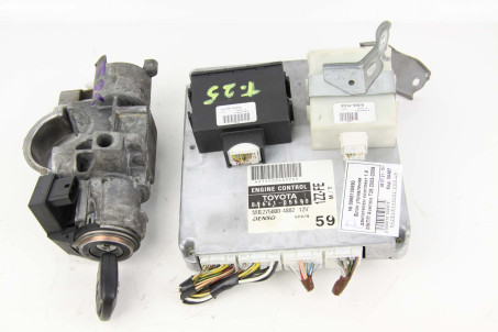 Блок управления двигателем комплект 1.8 МКПП Toyota Avensis T25 (T250) 2003-2009 8966105590 (50487)