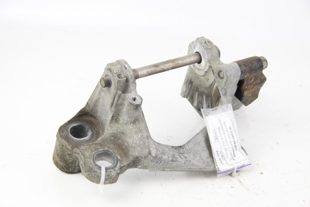 Кронштейн подушки двигуна лівий 2.2 МКПП Mazda 6 (GJ) 2012-2018 KD623908Y (50524)