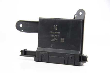 Блок управления Toyota RAV-4 V 2018- 8865042810 (51116)