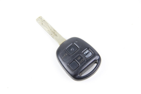Ключ зажигания с иммобилайзером 2+1 Toyota Avensis T25 (T250) 2003-2009 8907005020 (51605)