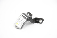 Петля двері задньої правої низ Mazda CX-7 2006-2012 D46172240 (51836)