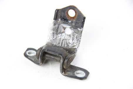 Петля двері задньої лівої низ Mazda CX-7 2006-2012 D46173240 (51849)