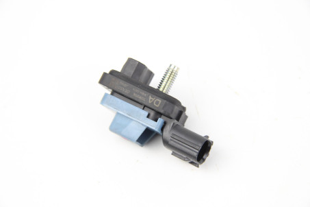 Датчик удара двери Toyota RAV-4 V 2018- 8983A33010 (52196)