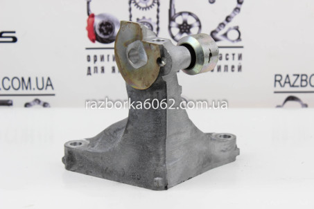 Кронштейн КПП правый 2.5 Subaru Legacy (BN) 2014-2020 30450AA000 (52851)