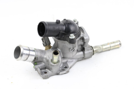 Корпус термостата 2.0-2.5 USA Mazda 6 (GJ) 2012-2018 P5021517ZA (53758)