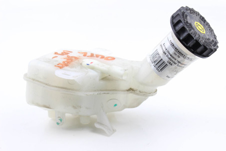 Бачок главного тормозного цилиндра 2.4 Mitsubishi Outlander (GF) 2012- 4627A026 (54320)