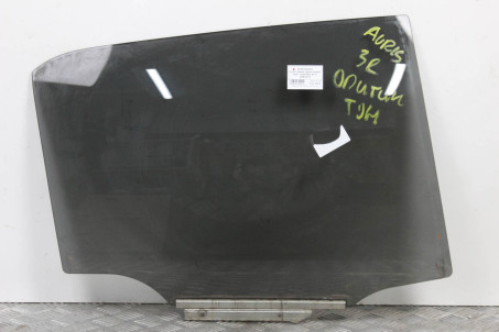 Скло двері заднє праве оригінальне тонування Toyota Auris 2006-2012 6810302210 (54430)