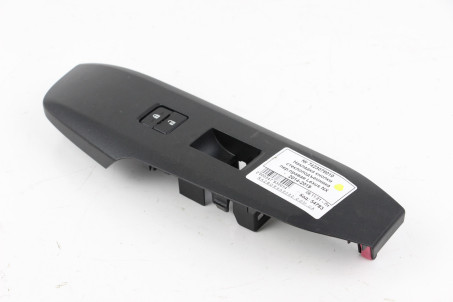 Накладка кнопки склопідіймача передня RH Lexus NX 2014-2021 7423078010 (54783)