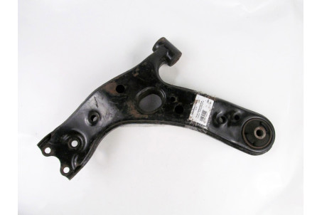 Важіль передній правий PRIUS V Toyota Prius (ZVW35) 2009-2015 4806812300 (54836)