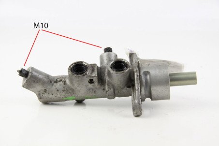 Циліндр гальмівний головний Toyota Avensis T25 (T250) 2003-2009 4720105110 (54859)