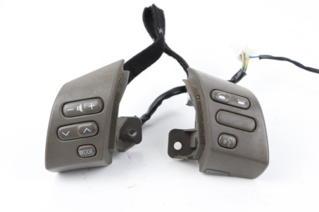 Кнопки керування на кермо бежеві комплект Lexus RX (XU30) 2003-2008 8424448060B0 (55049)