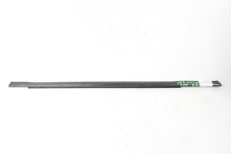 Молдинг стекла двери задний левый Kia Sorento (XM) 2009–2015 832102P000 (55666)