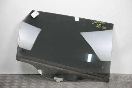 Стекло двери заднее правое Kia Sorento (XM) 2009–2015 834212P000 (55671)