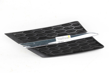 Решітка радіатора права 13-15 Toyota RAV-4 IV 2012-2018 5310542010 (56892)