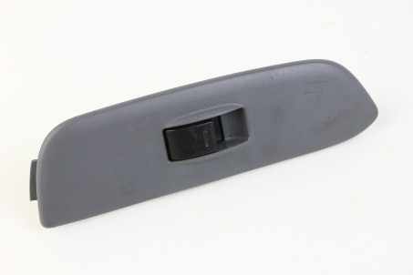 Кнопка стеклоподъемника одиночная передняя правая Toyota RAV-4 II 2000-2005 8481012080 (57060)