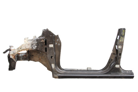 Чверть кузова передня ліва (стійка А+B) Nissan Note (E11) 2006-2013 G64139U0M0 (57406)