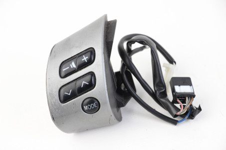 Кнопки управления на руль Toyota Scion TC Coupe 2004-2007 USA 8424721020 (57569)