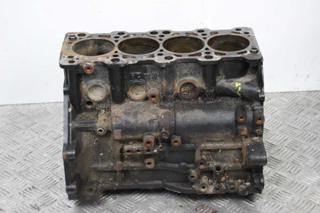 Блок двигателя под гильзовку 2.4 (4G69) Mitsubishi Outlander (CU) 2003-2008 1000A001 (57583)