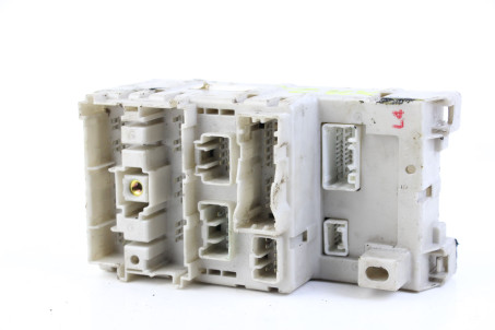 Блок предохранителей сервис Toyota RAV-4 II 2000-2005 8273342080 (57633)