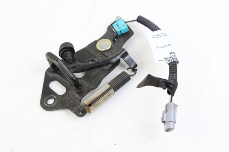 Петля замка багажника Lexus LS (UCF30) 2000-2006 6462050020 (58121)