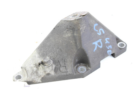 Кронштейн подушки двигуна правий Lexus LS (UCF30) 2000-2006 1231150130 (58215)