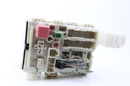 Блок предохранителей сервис 1.8 Toyota Avensis T27 (T270) 2009-2018 8273005150B (58359)