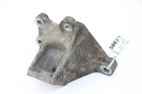 Кронштейн подушки двигателя правый 3.0 Mitsubishi Pajero Wagon IV (V90) 2007-2013 MD367198 (58621)