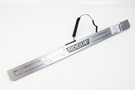 Накладка поріга декоративна передня ліва Nissan Rogue S 2007-2015 999G6-GX010 (58889)