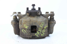 Супорт передній правий Mitsubishi Pajero Sport (KH) 2008–2015 4605A202 (59777)