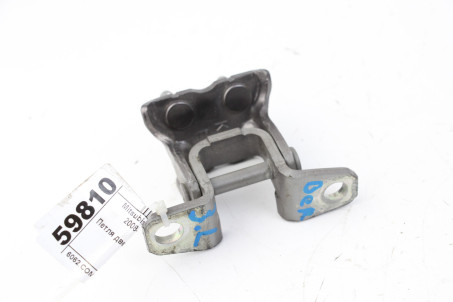 Петля двері задньої лівої верх Mitsubishi Pajero Sport (KH) 2008–2015 5732A027 (59810)