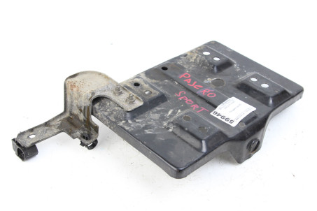 Площадка под АКБ Mitsubishi Pajero Sport (KH) 2008–2015 MN136284 (59946)