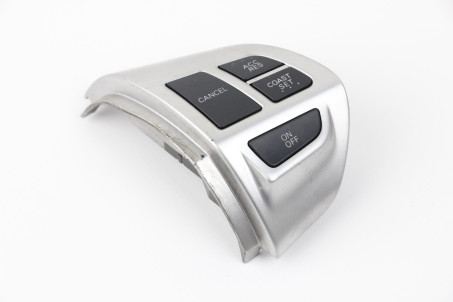 Кнопки керування на кермо RH Mitsubishi Pajero Sport (KH) 2008–2015 8602A008 (59949)