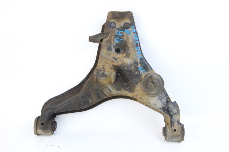 Рычаг передний правый нижний Mitsubishi Pajero Sport (KH) 2008–2015 4013A330 (60041)