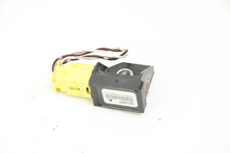 Датчик удара боковой левый Mitsubishi Pajero Sport (KH) 2008–2015 8651A068 (60079)