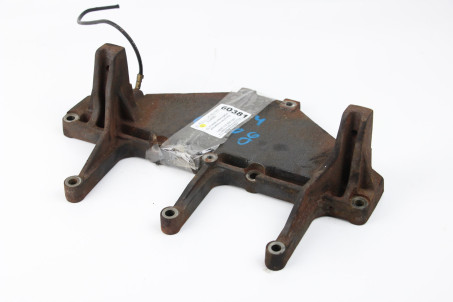 Кронштейн охолоджувача EGR 3.2 TDI Mitsubishi Pajero Wagon IV (V90) 2007-2013 1582A117 (60381)