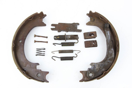 Механізм гальмівний лівий 3.2 Mitsubishi Pajero Wagon IV (V90) 2007-2013  (60387)